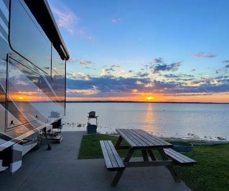 On The Lake RV and Cabin Resort