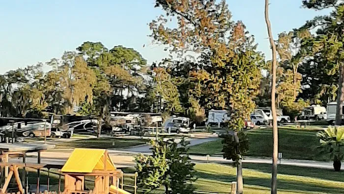 On The Lake RV and Cabin Resort Picture 8