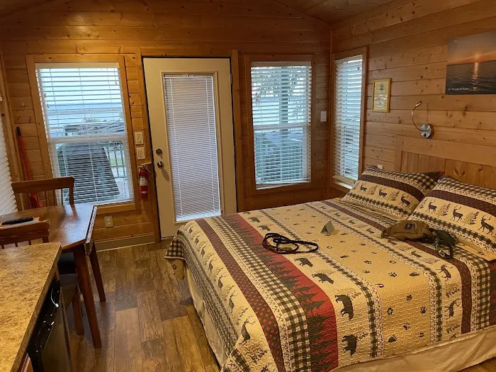 On The Lake RV and Cabin Resort Picture 2