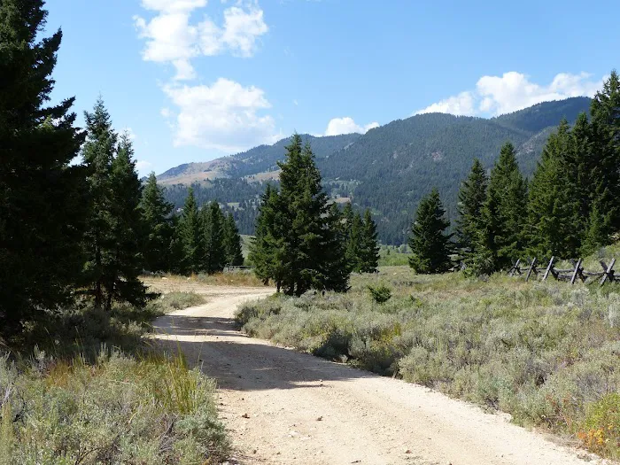 Mill Creek Trailhead & Campground Picture 5