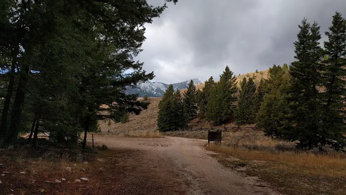 Mill Creek Trailhead & Campground Picture 10