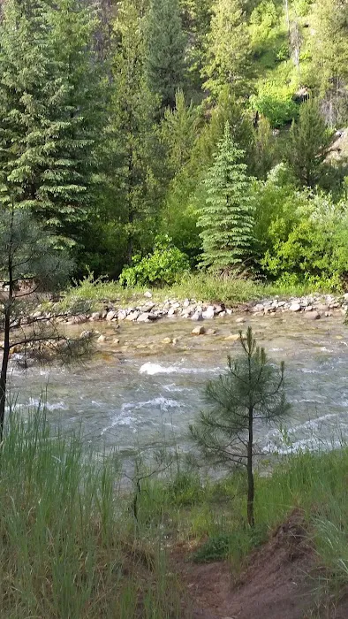 Queens River Campground Picture 3