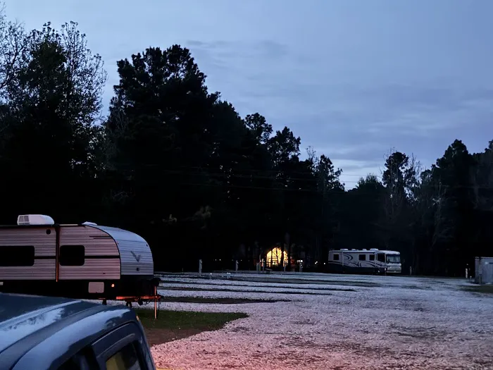 Davy Crockett RV Park Picture 5