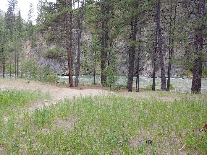 Troutdale Campground Picture 6
