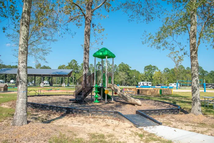 The Retreat RV & Camping Resort Picture 6