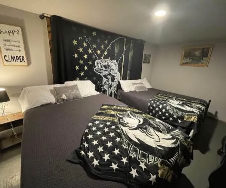Lil o aces , Creekside Bunkhouse & Campground