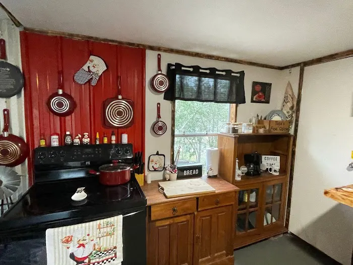 Lil o aces , Creekside Bunkhouse & Campground Picture 10