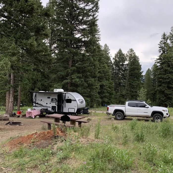 Hilltop Campground Picture 4