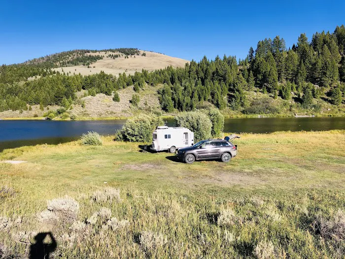 Elk Lake Campground and Picnic Area Picture 3