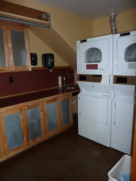 Yellowstone Holiday RV Campground Picture 4
