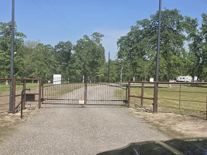 Caney Trails RV Resort Picture 3