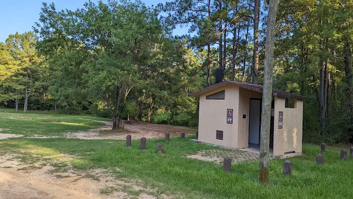 Kelly's Pond Motorized Campground Picture 2