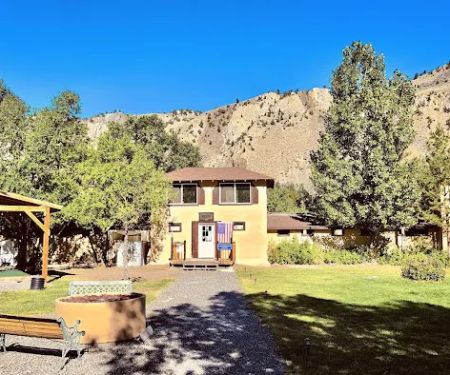 Yellowstone Hotsprings Campground