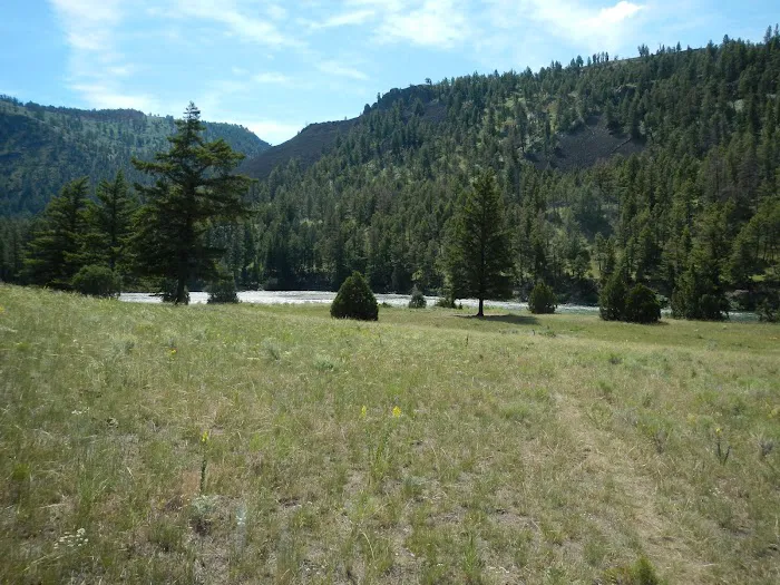 Yellowstone River Trail Picture 3