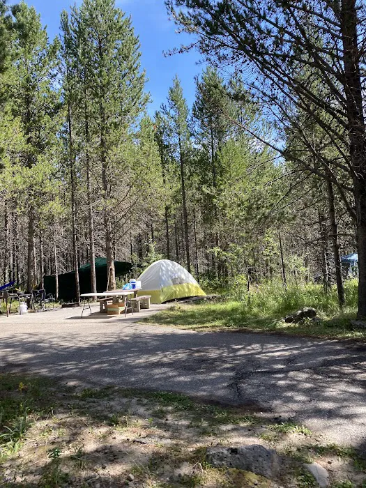 RIVERSIDE CAMPGROUND Picture 4