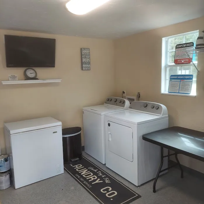 Charlies Place RV park Picture 2