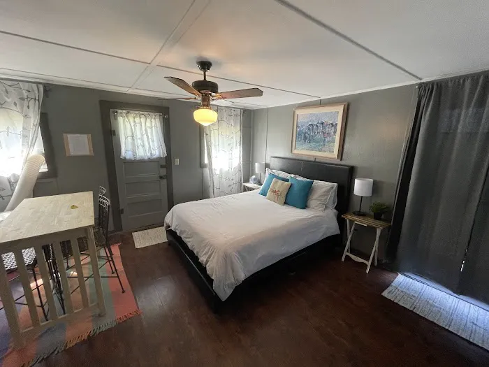 Jolley Camper RV and Cottages Picture 1