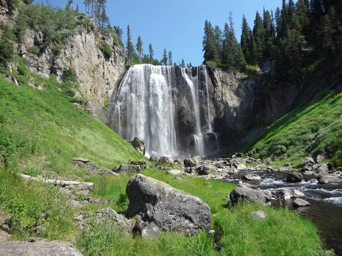 Dunanda Falls Picture 2