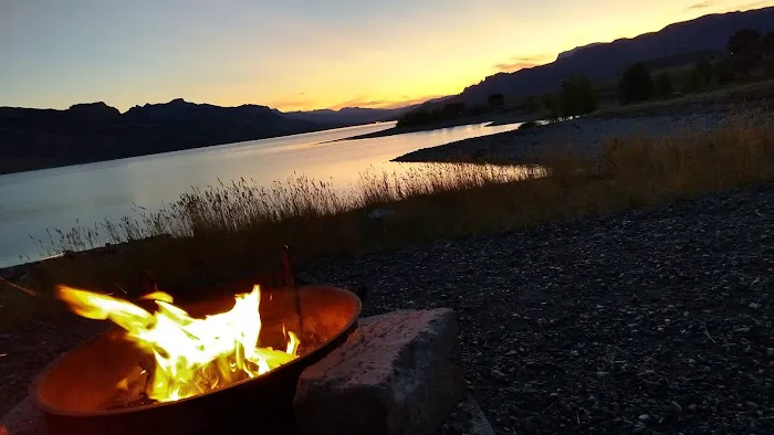 Buffalo Bill State Park - Lake Shore Campground Picture 2