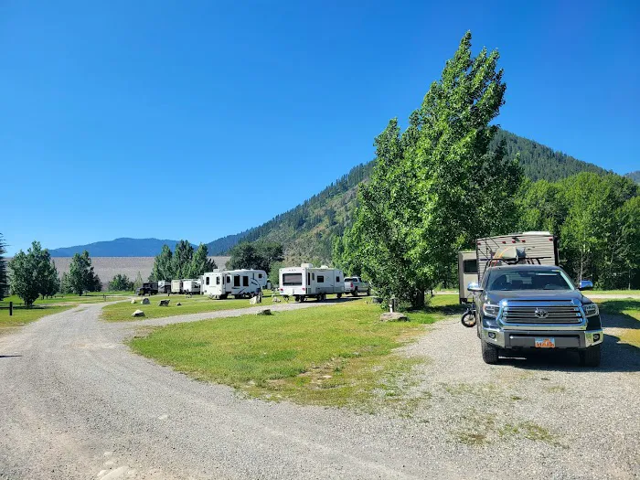 Riverside Park Campground Picture 1