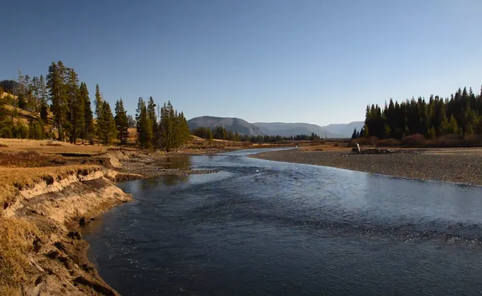 Three Mile Bend Picture 3