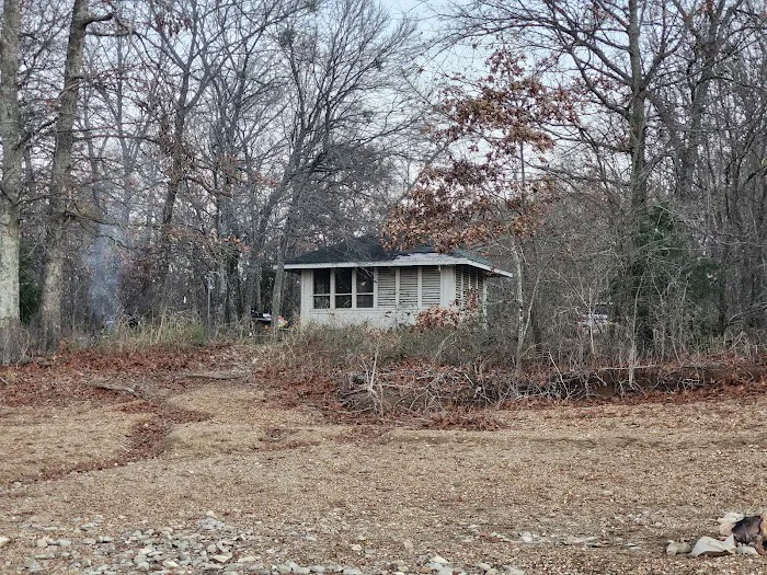 Eagle Point Screen Shelter Area Picture 2