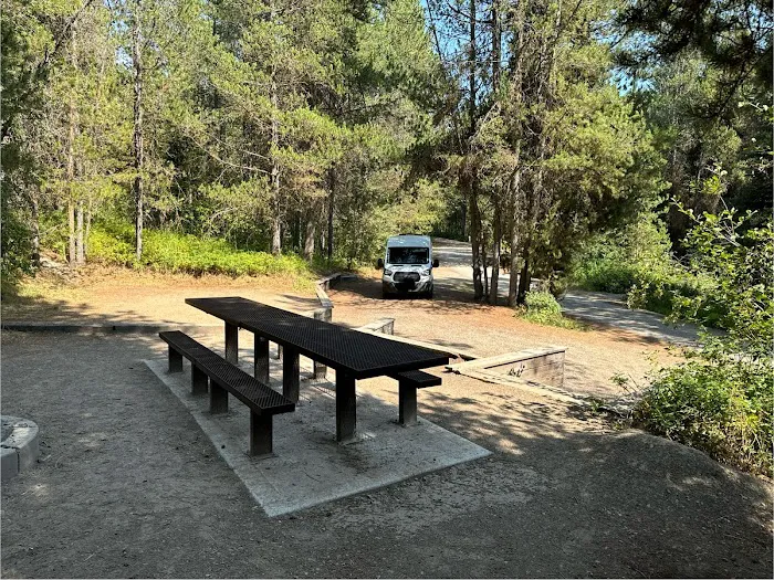 Alpine North Loop Campground Picture 5