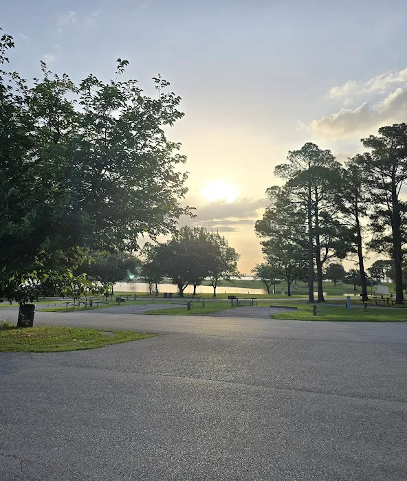 Lake Park Campground Picture 3