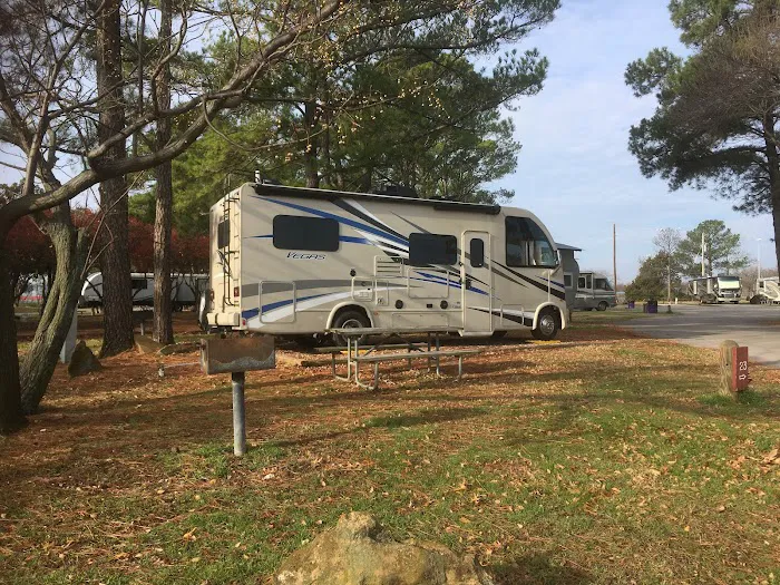 Lake Park Campground Picture 7