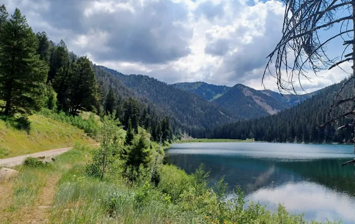 Cottonwood Lake Group Campground Picture 2