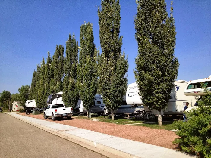 Lazy R Campground & Cabins Picture 2