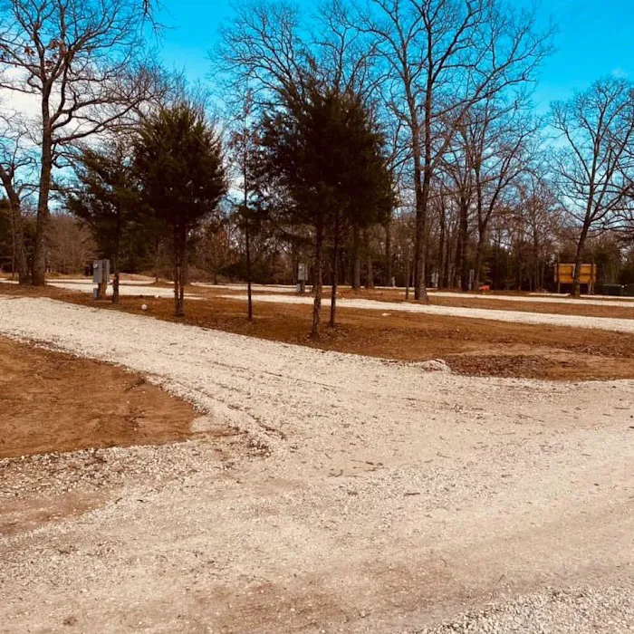 Roy's RV Resort Picture 7