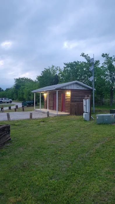 Creekside at Red River Rose RV Resort Picture 6