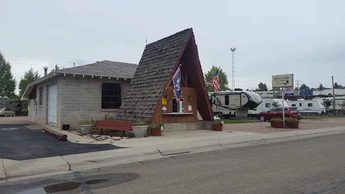 Riverside RV Park Picture 10