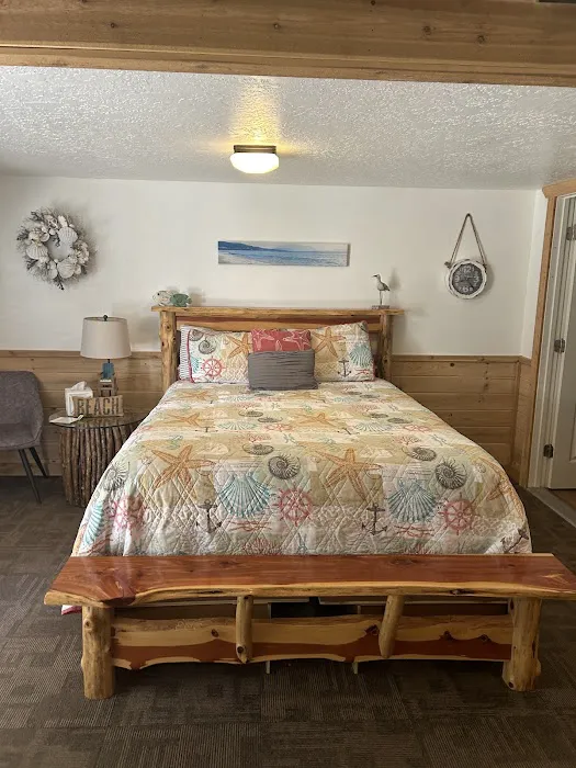 MANTUA WATERFRONT RV RESORT & CABINS Picture 1