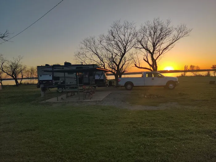 Collier's Landing Picture 2