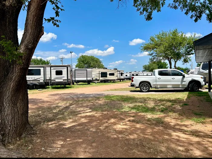 Triple Ace Campsites & RV Picture 3