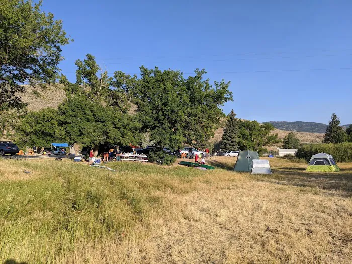 Riverside Campground Picture 2
