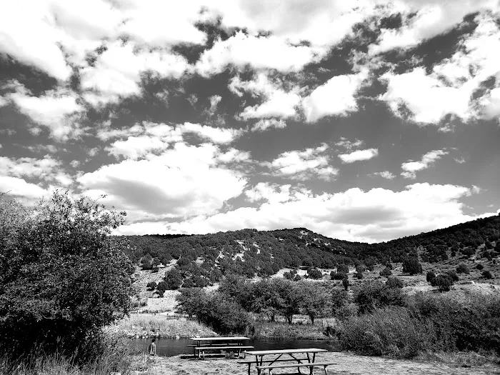 Riverside Campground Picture 10
