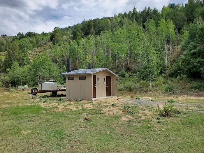 Francis Cove Campground Picture 10