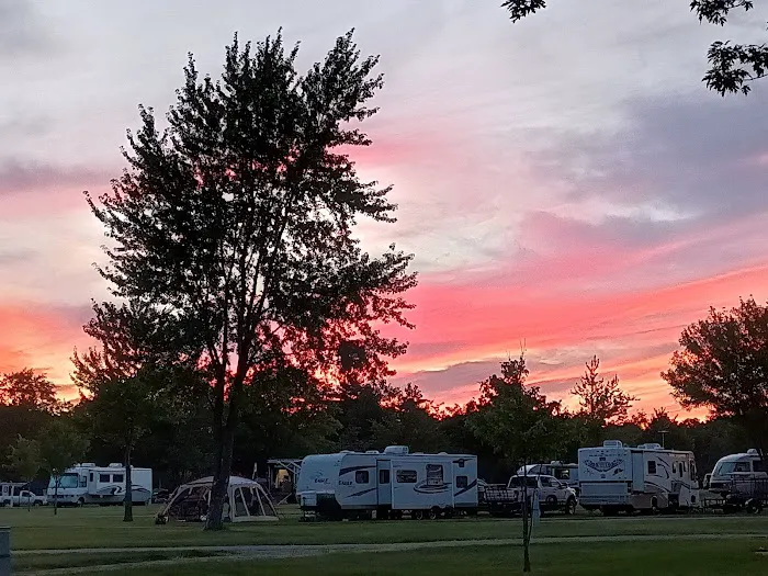 Raceview Family Campground Picture 5