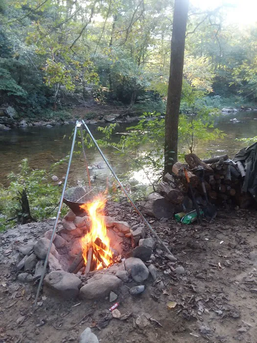 Standingdeer Campground Picture 9