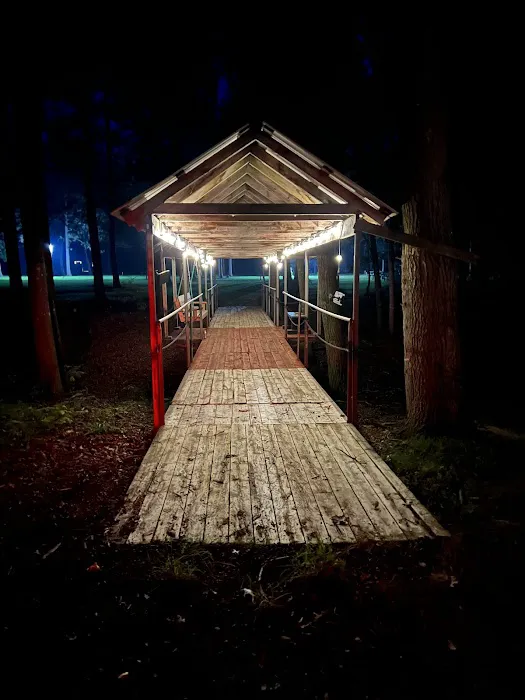 Gray's Riverside Campground Picture 7
