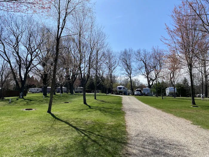 Countryside Campground and Cabins Picture 8