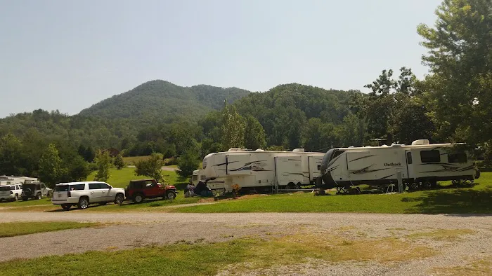 Smoker Holler RV Resort Picture 7
