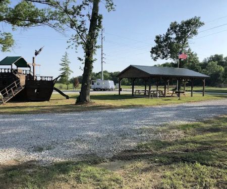 Eagles Nest Camping