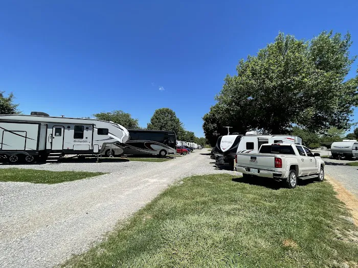 Dad's Bluegrass Campground Picture 1