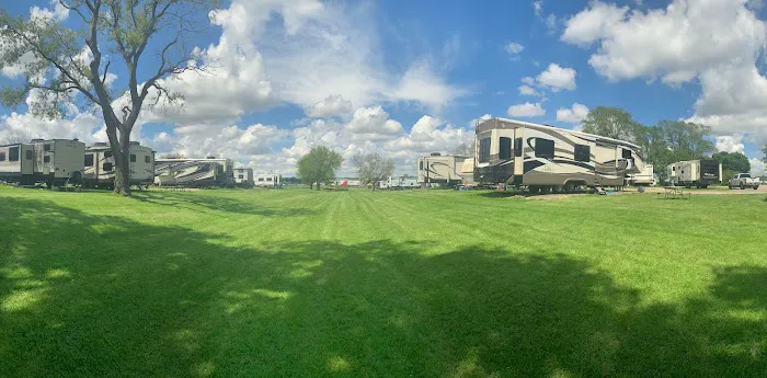 Martin's Camping Ground Picture 2
