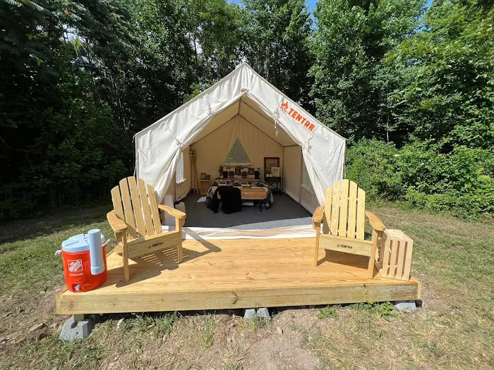 Camping at Defenders Retreat Picture 3