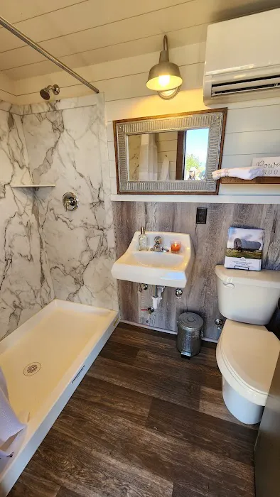 Tennessee Glamping Resort on Center Hill Lake Picture 5